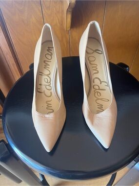 Sam Edelman Beige Pointed Toe Leather Pumps